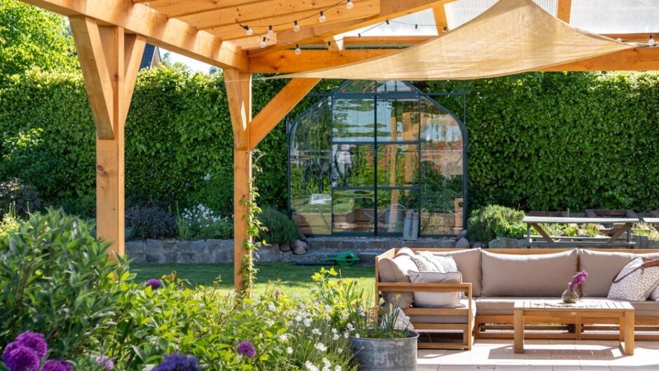Créer un espace extérieur de rêve : prix, mobilier et conseils pour profiter du soleil